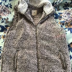 women’s sherpa vest